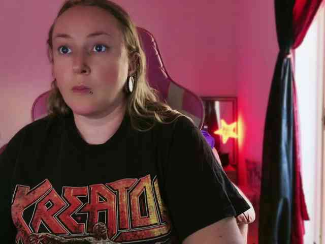 NylonQueen webcam