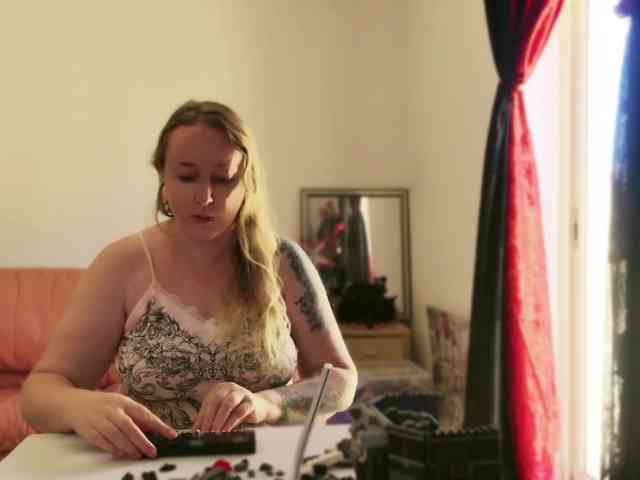 NylonQueen webcam