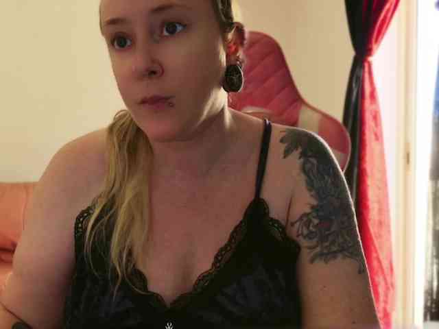 chat room adult NylonQueen