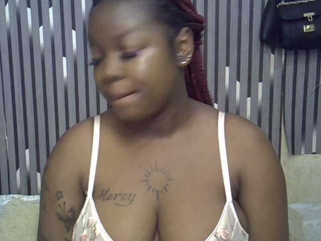 Summer-girl webcam bongacams model stream image