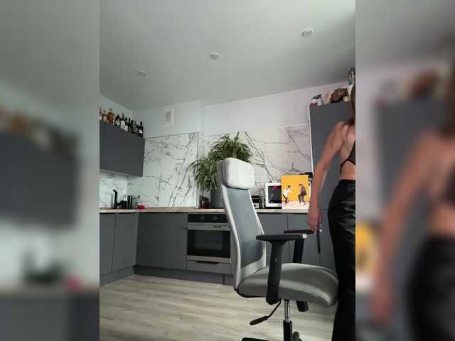 go to chat with Tom-and-Jenny