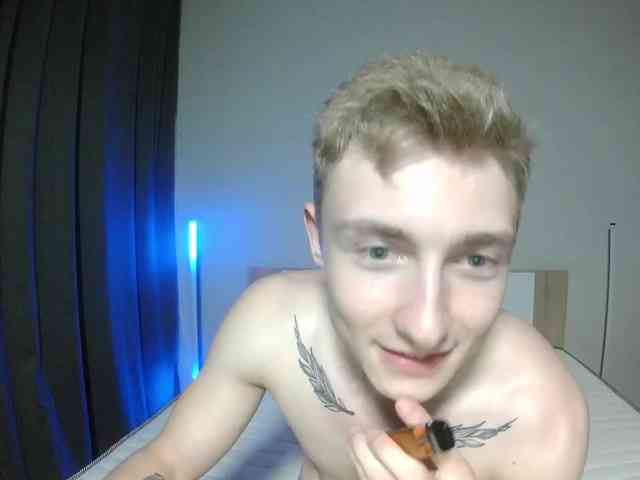 Artur-Scott Live Webcam on BongaCams