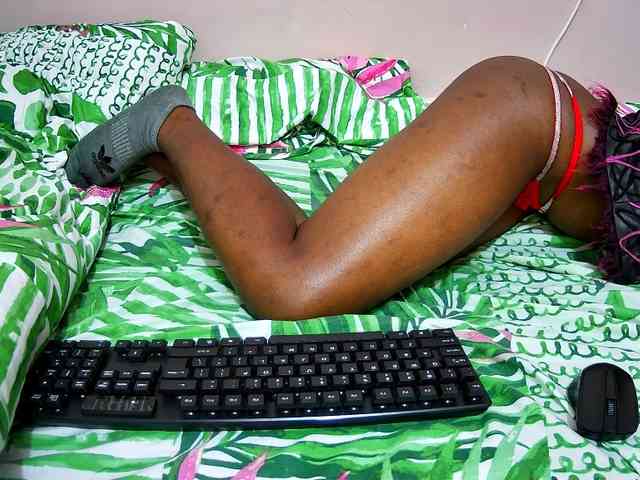 petite-tasha webcam