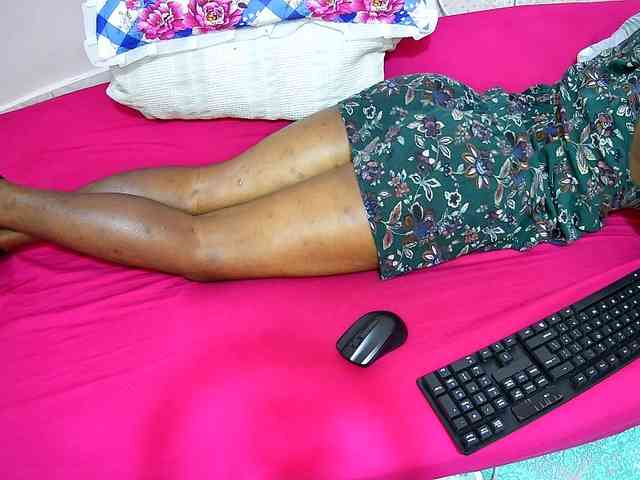 petite-tasha webcam