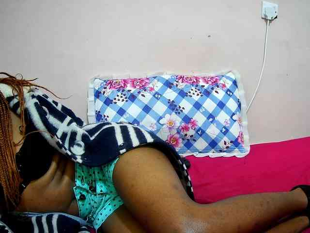 petite-tasha webcam