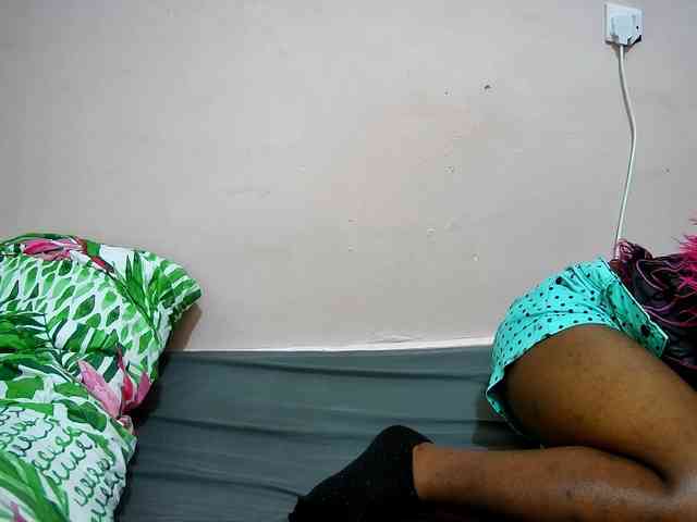 petite-tasha webcam