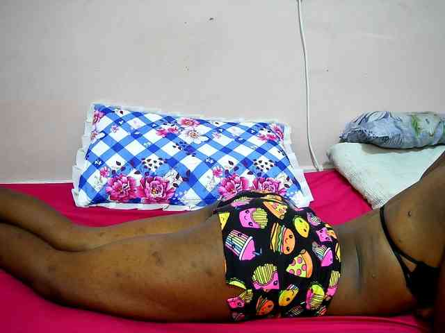 petite-tasha webcam