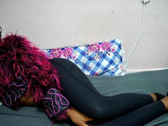 petite-tasha webcam