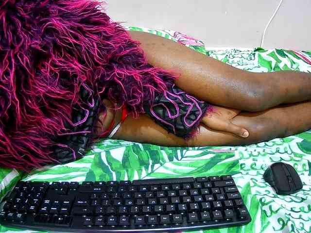 petite-tasha webcam