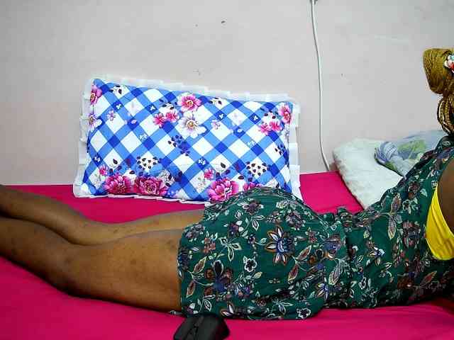 petite-tasha webcam