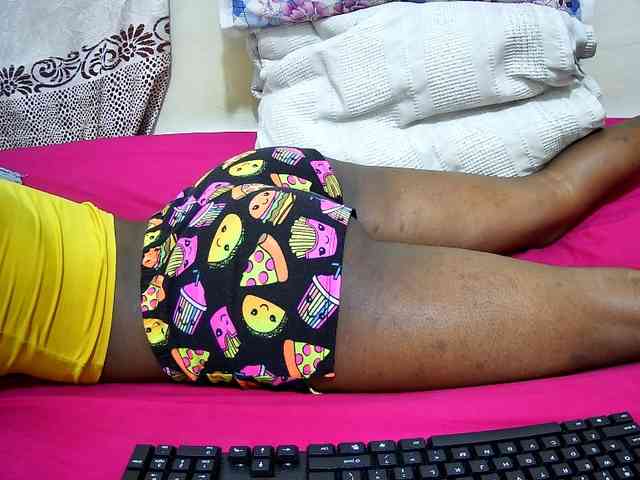 petite-tasha webcam
