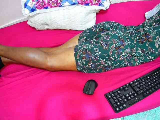 petite-tasha webcam