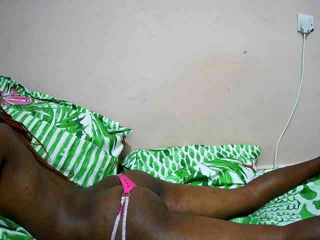 petite-tasha webcam