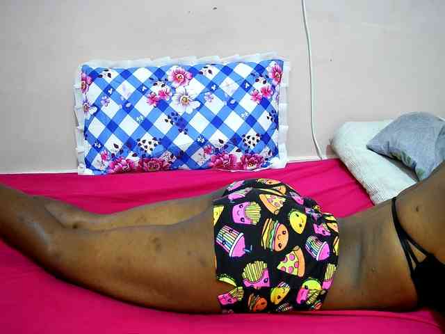 petite-tasha webcam