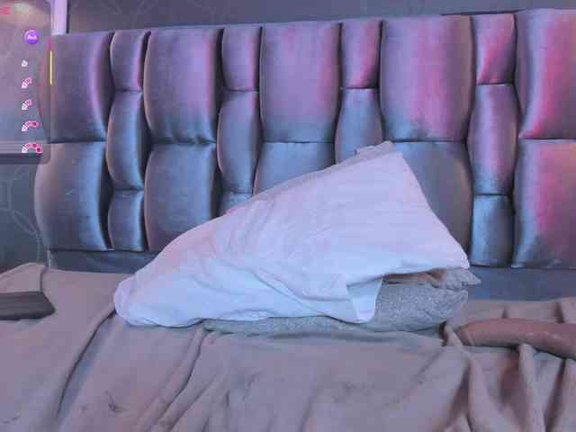Janette-Jones webcam