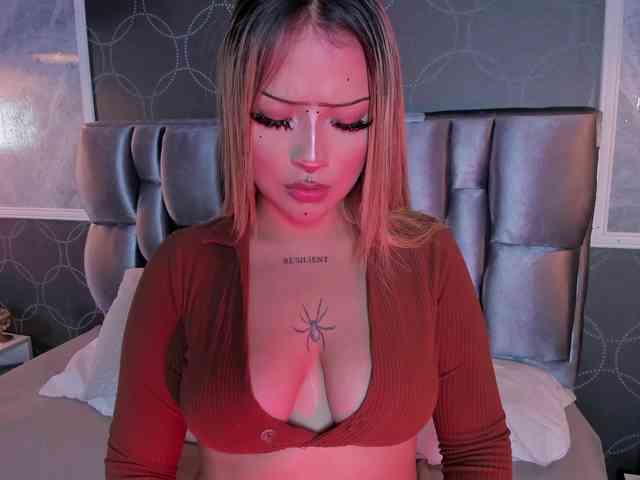 Janette-Jones webcam