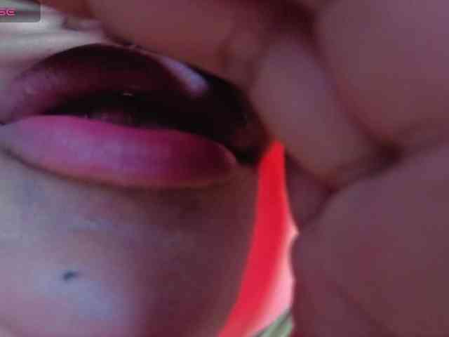 Janette-Jones webcam