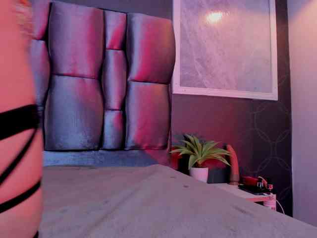 Janette-Jones webcam
