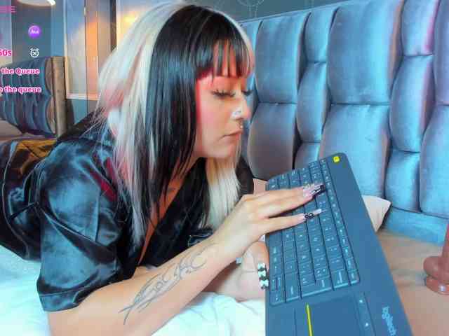 Janette-Jones webcam