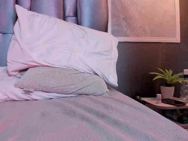 Janette-Jones webcam