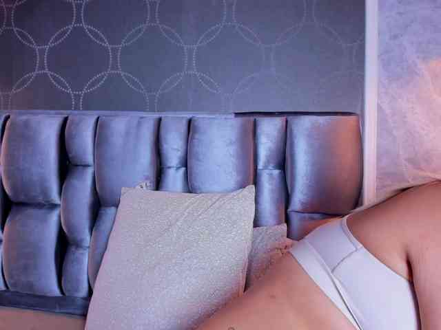 Janette-Jones webcam