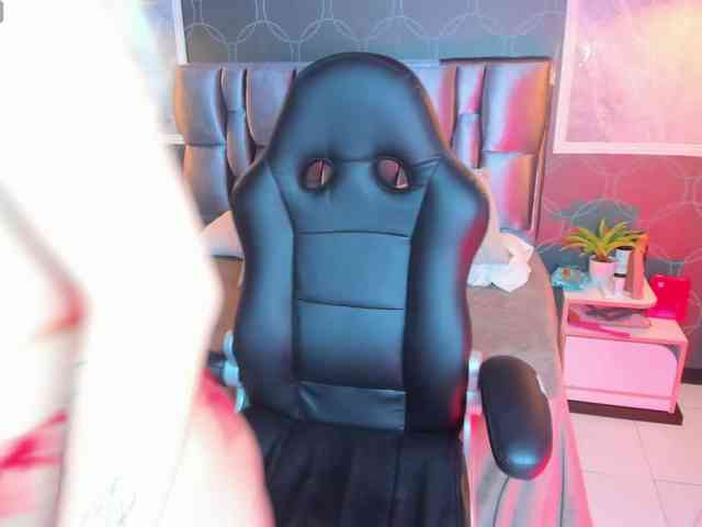 Janette-Jones webcam