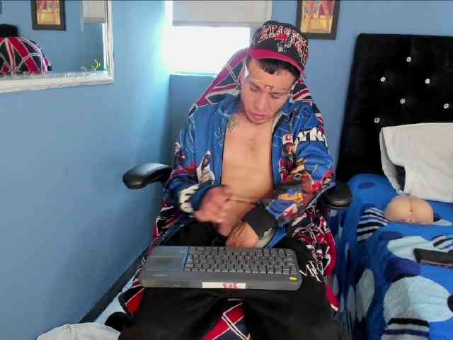 ThonixxxMr ThonixxxMr