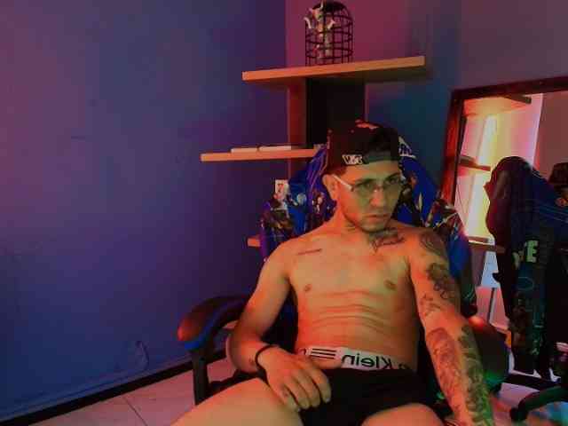 ThonixxxMr ThonixxxMr