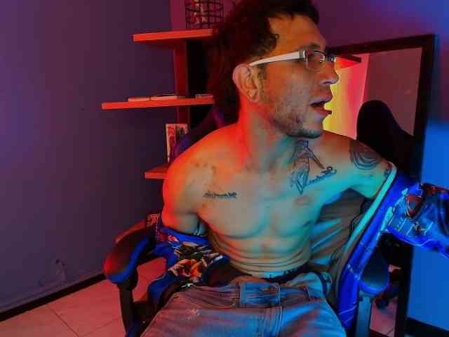 ThonixxxMr ThonixxxMr