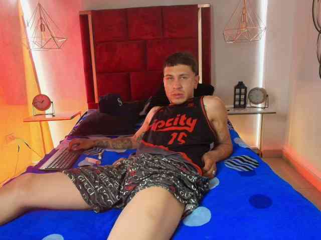 ThonixxxMr Live Webcam on BongaCams