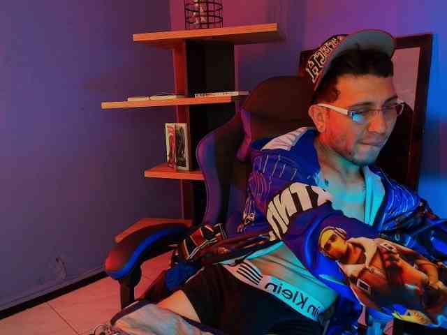 ThonixxxMr ThonixxxMr