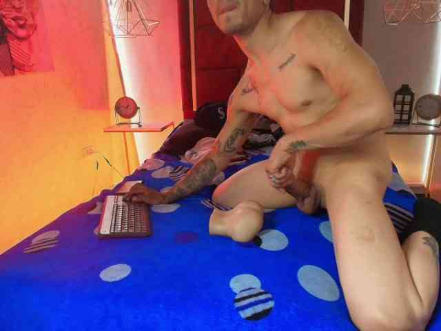ThonixxxMr Live Webcam on BongaCams
