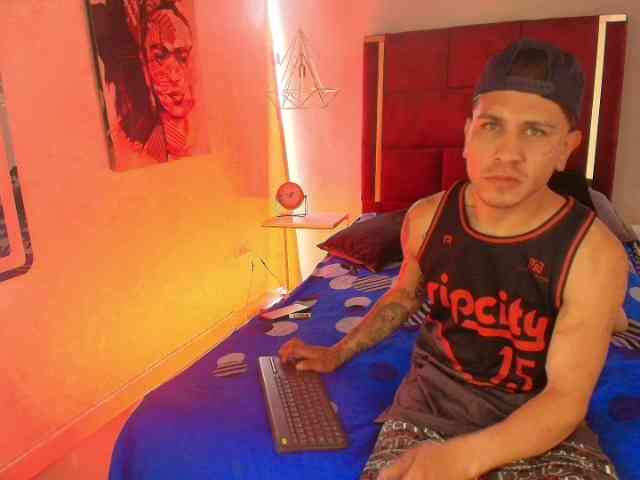 ThonixxxMr ThonixxxMr