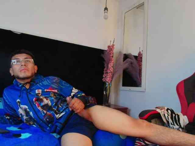 ThonixxxMr ThonixxxMr