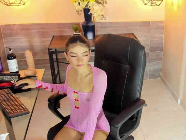 LussieWillow webcam