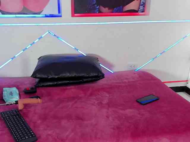 LussieWillow webcam