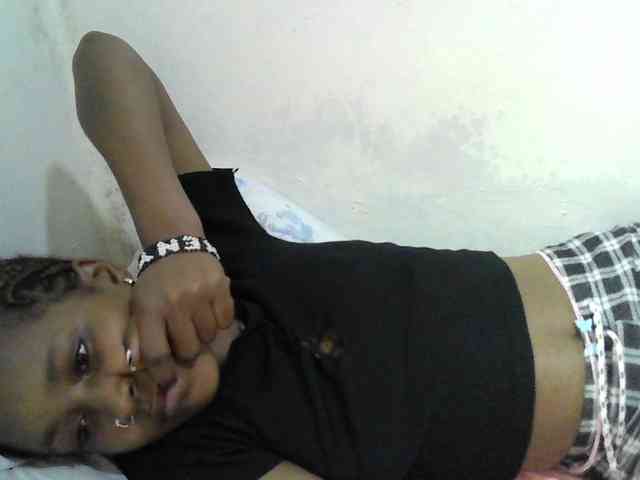 prettydoll2 webcam