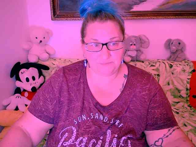MarryBigBoobs1 webcam