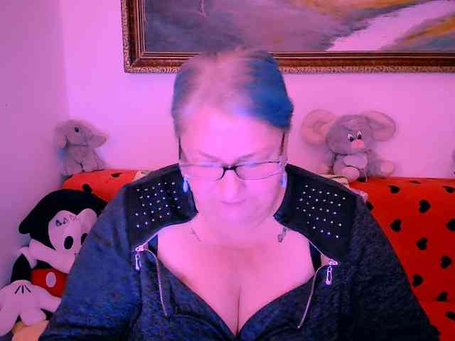 MarryBigBoobs1 webcam
