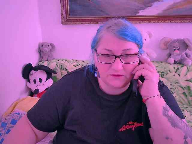 MarryBigBoobs1 webcam