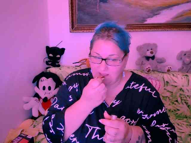 MarryBigBoobs1 webcam
