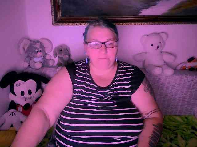 MarryBigBoobs1 webcam