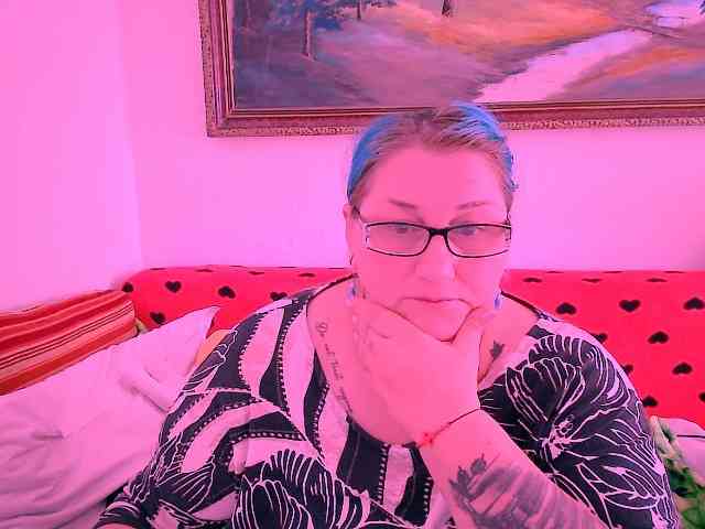 MarryBigBoobs1 webcam
