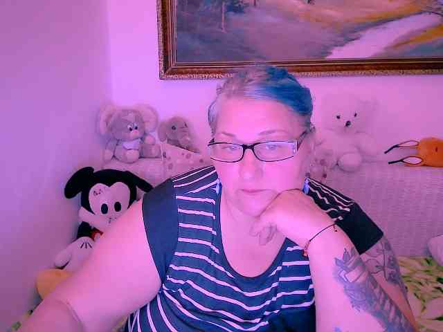 MarryBigBoobs1 webcam