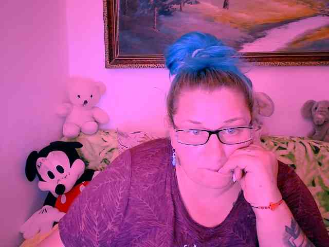 MarryBigBoobs1 webcam
