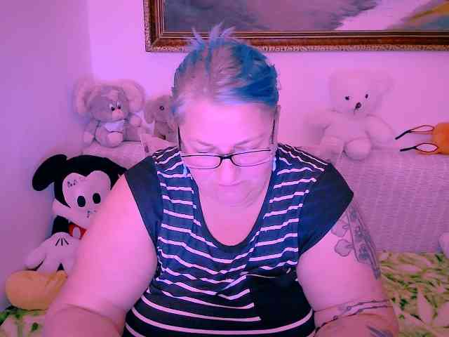 MarryBigBoobs1 webcam