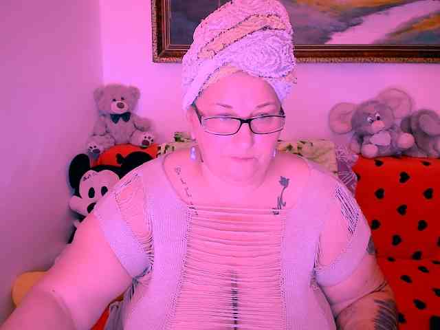 MarryBigBoobs1 webcam