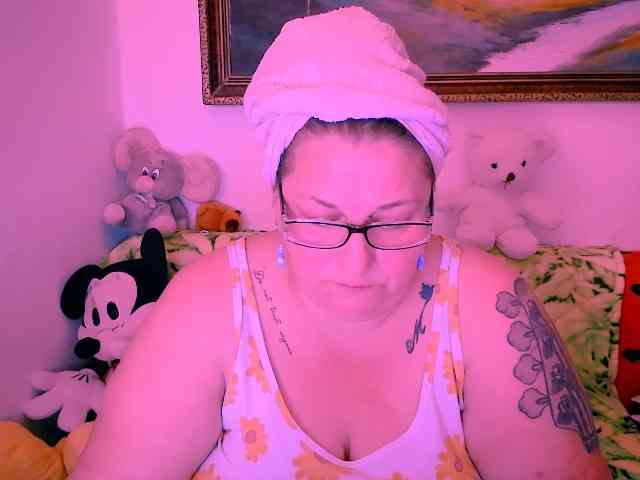 MarryBigBoobs1 webcam