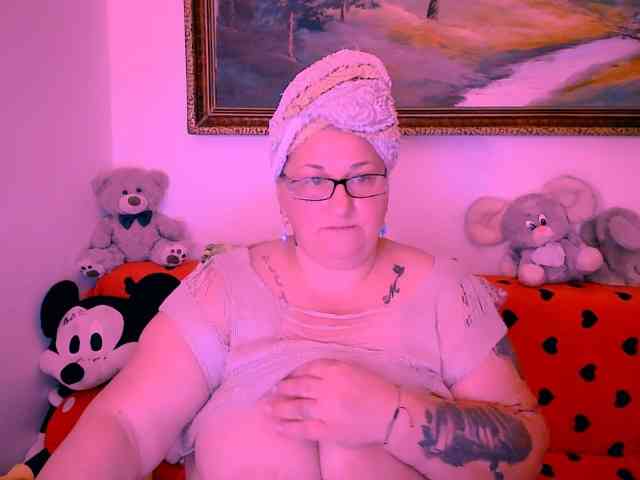 MarryBigBoobs1 webcam