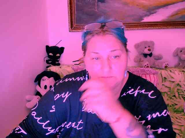 MarryBigBoobs1 webcam